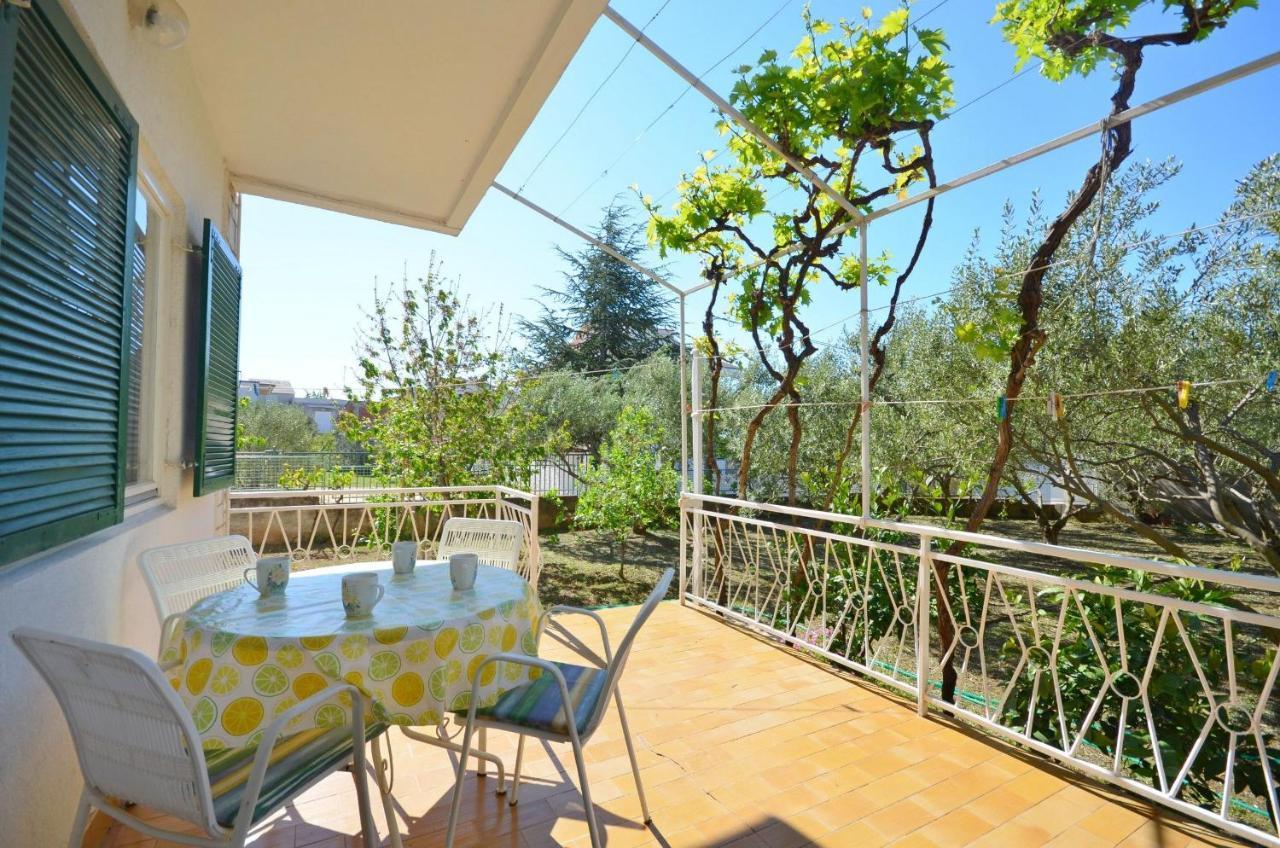 Apartments Secret Garden Водице Екстер'єр фото