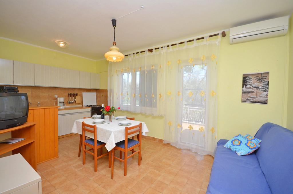 Apartments Secret Garden Водице Екстер'єр фото