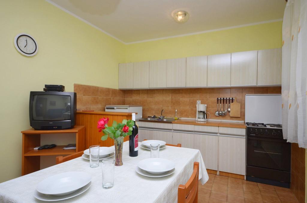 Apartments Secret Garden Водице Екстер'єр фото