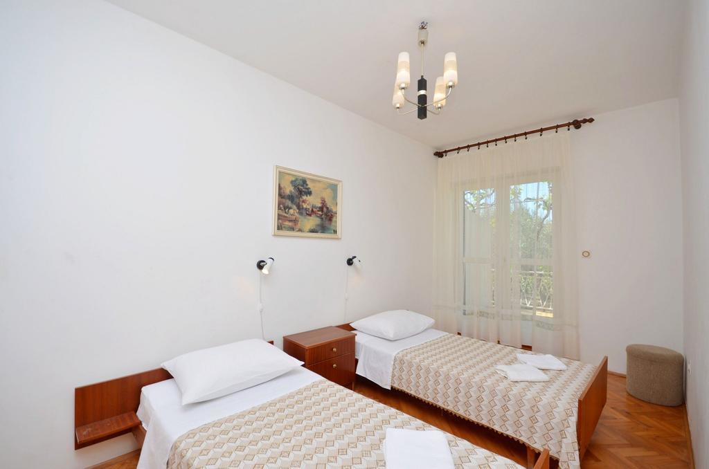 Apartments Secret Garden Водице Екстер'єр фото