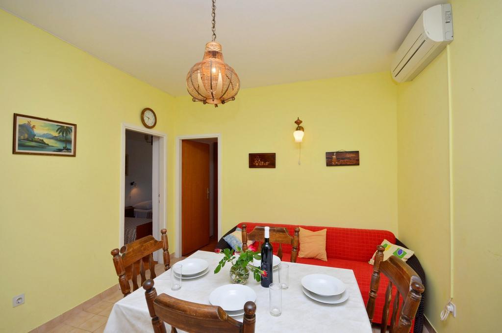 Apartments Secret Garden Водице Екстер'єр фото