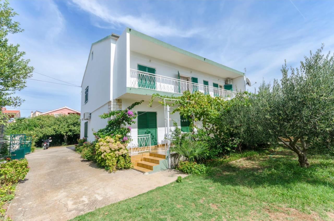 Apartments Secret Garden Водице Екстер'єр фото